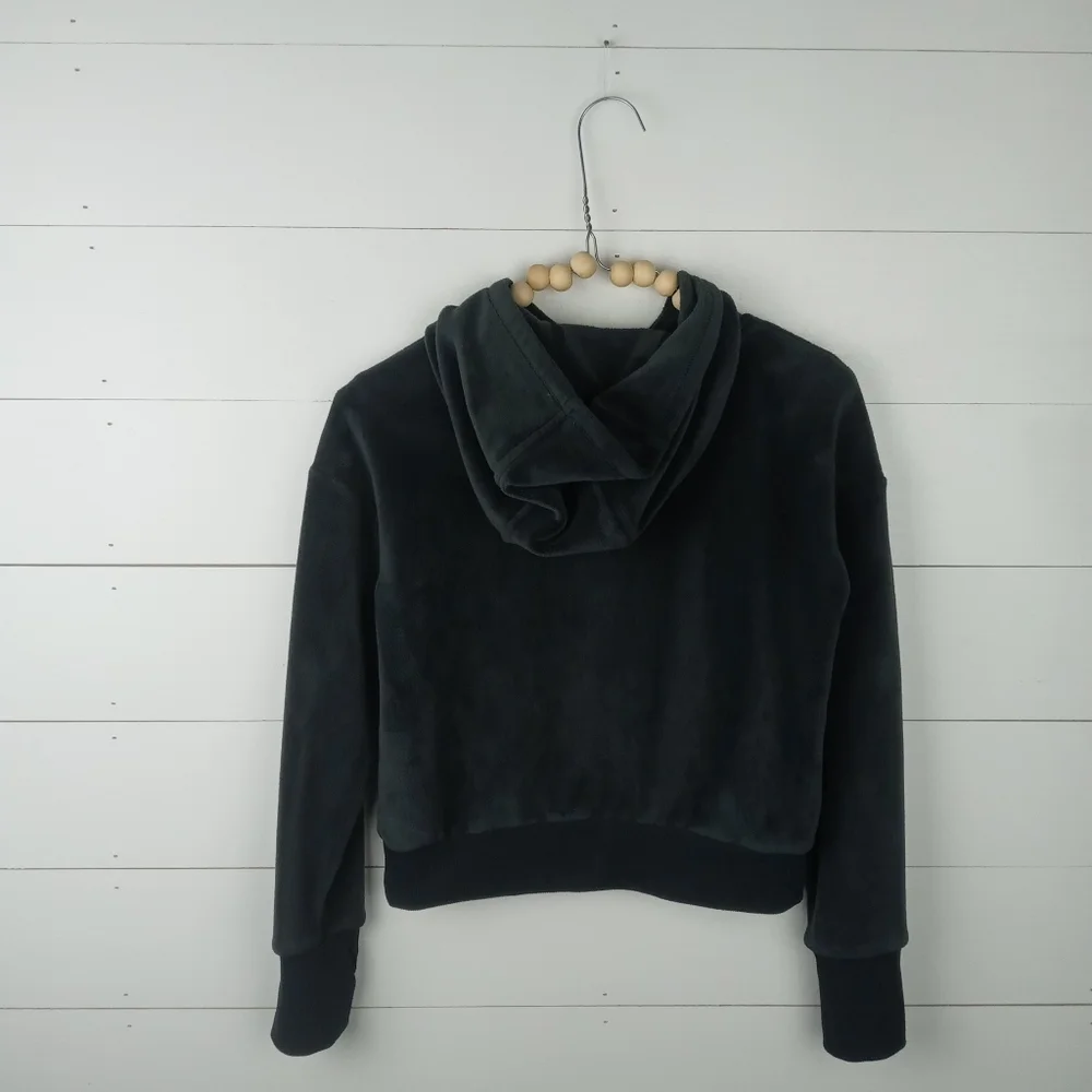 All in Motion girls 7-8 dark gray velour hooded cropped sweatshirt front pocket